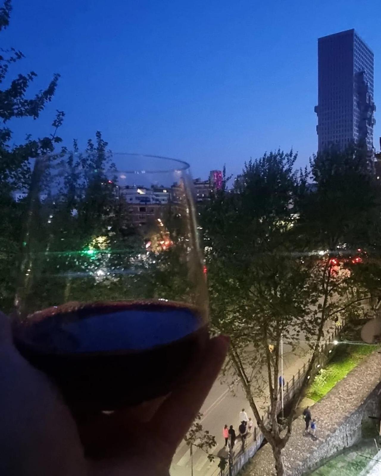 Ema Apartment Tirana Bagian luar foto