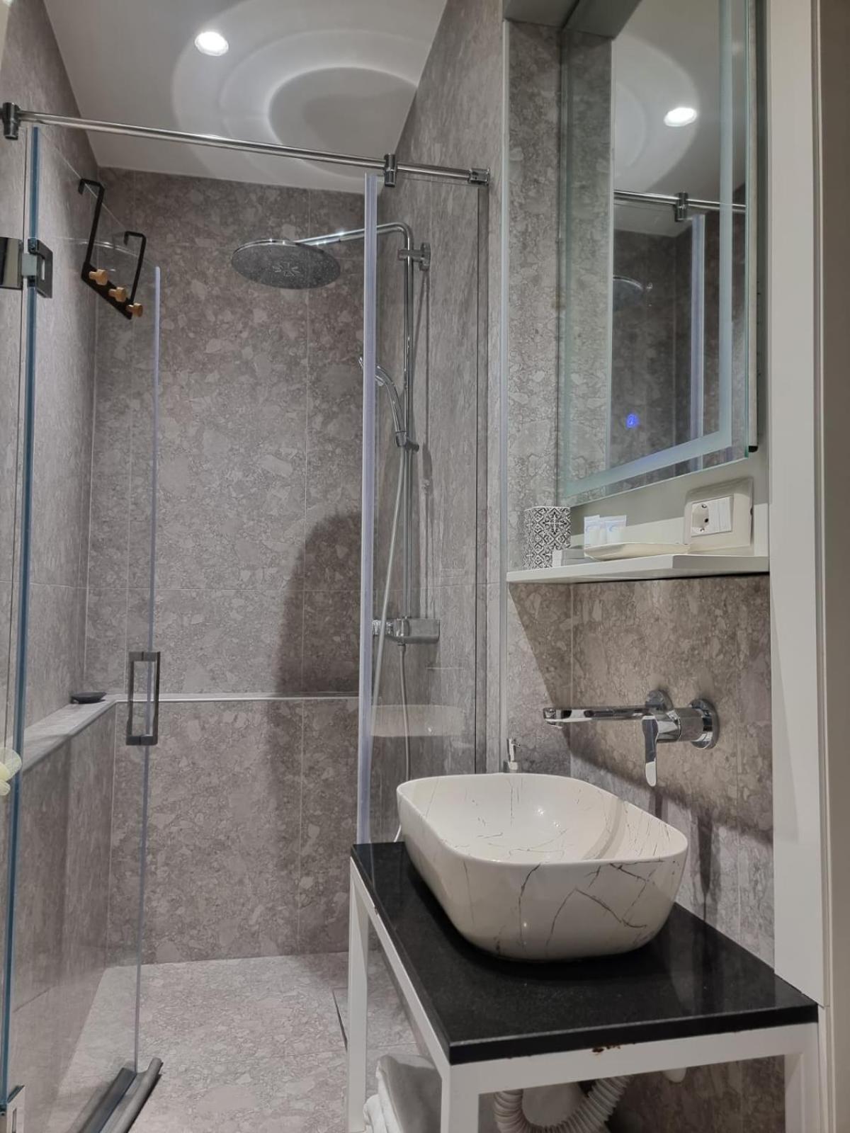 Ema Apartment Tirana Bagian luar foto
